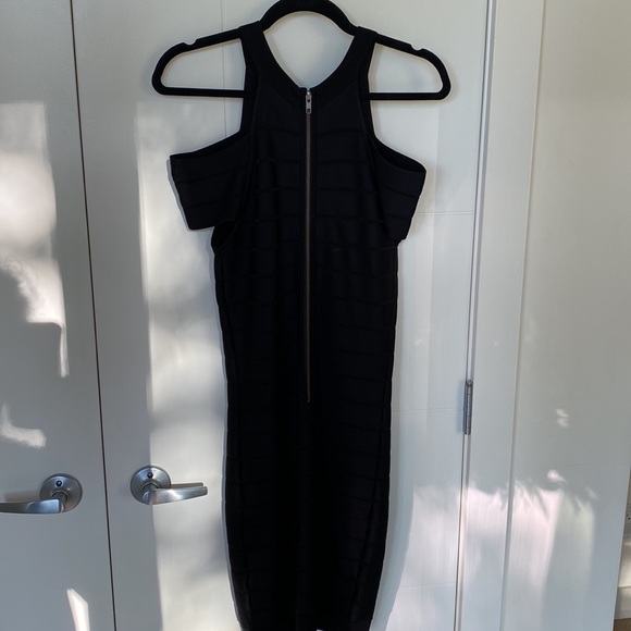 French Connection Size 6 Black cocktail dress. Form fitting. - Picture 2 of 4